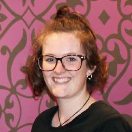 Nina - Sales Assistant